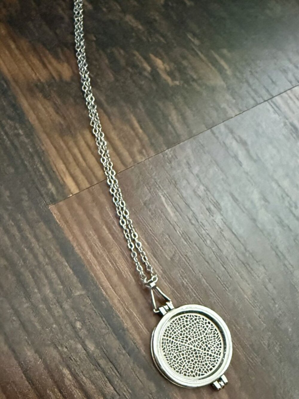 Stylized Veined Leaf Filigree Medallion Pendant